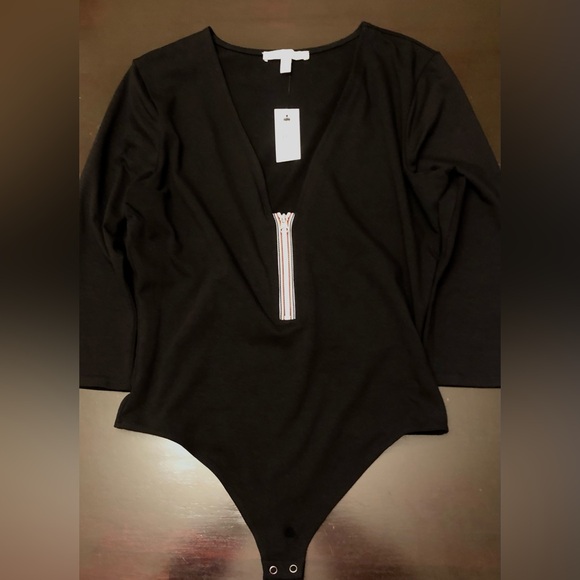 Black front zipper bodysuit NEW with tags by express. Snap closure sz large - Picture 2 of 14